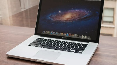 MacBook Pro (15 inches)